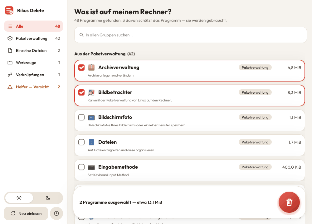 Das Fenster von Rikus Delete: links die Gruppen, in der Mitte die Programme als Karten, unten der runde Knopf zum Entfernen
